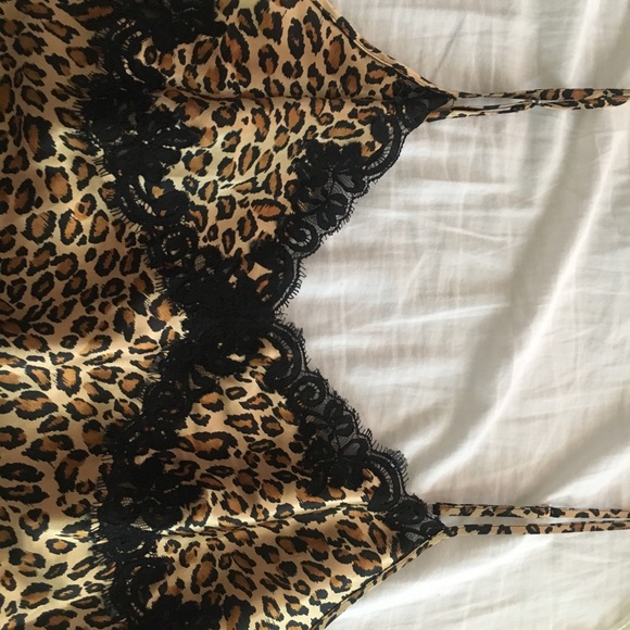 woman’s lingerie - Picture 2 of 3